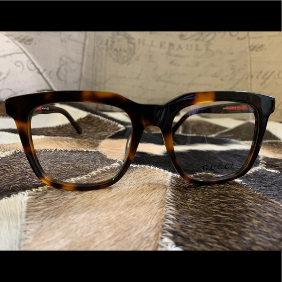 Beautiful clean Gucci Eyeglasses in perfect condition! - Picture 4 of 6